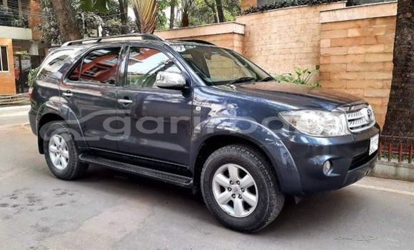 Buy Used 2009 Toyota Fortuner in Bajitpur, Kishorganj Buy Used 2009 Toyota Fortuner in Bajitpur, Kishorganj