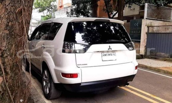Buy Used 2010 Mitsubishi outlandar in Dhaka, Dhaka Buy Used 2010 Mitsubishi outlandar in Dhaka, Dhaka