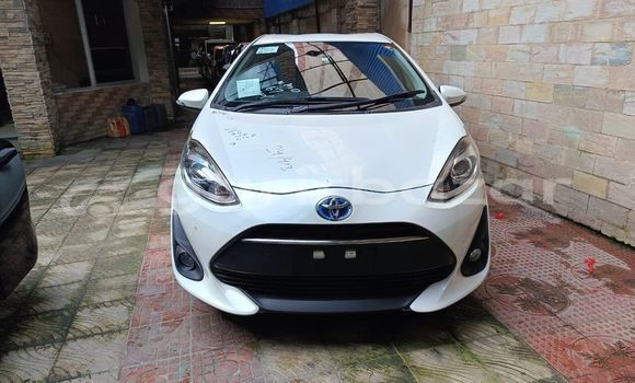 কেনা ব্যবহৃত Toyota Aqua White গাড়ী মধ্যে ঢাকা মধ্যে Dhaka কেনা ব্যবহৃত Toyota Aqua White গাড়ী মধ্যে ঢাকা মধ্যে Dhaka