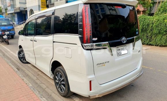 Buy Used 2020 Toyota Esquire in Dhaka, Dhaka Buy Used 2020 Toyota Esquire in Dhaka, Dhaka