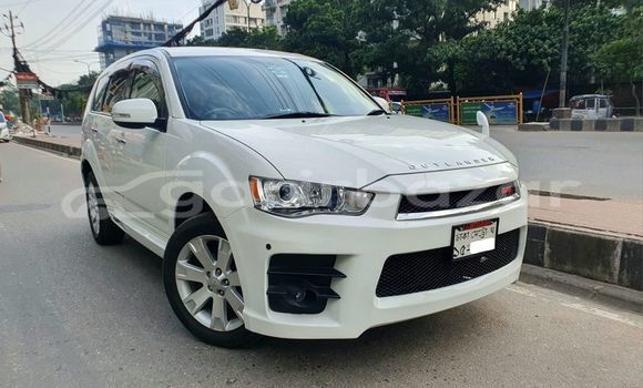 কেনা ব্যবহৃত Mitsubishi outlandar White গাড়ী মধ্যে ঢাকা মধ্যে Dhaka কেনা ব্যবহৃত Mitsubishi outlandar White গাড়ী মধ্যে ঢাকা মধ্যে Dhaka
