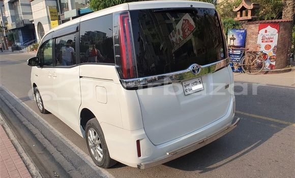 কেনা ব্যবহৃত Toyota X Noah White গাড়ী মধ্যে ঢাকা মধ্যে Dhaka কেনা ব্যবহৃত Toyota X Noah White গাড়ী মধ্যে ঢাকা মধ্যে Dhaka