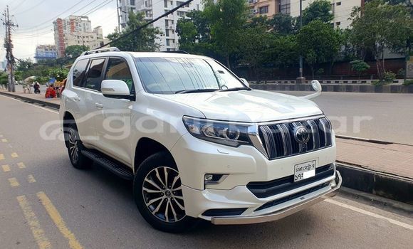কেনা ব্যবহৃত Toyota land cruiser-prado White গাড়ী মধ্যে ঢাকা মধ্যে Dhaka কেনা ব্যবহৃত Toyota land cruiser-prado White গাড়ী মধ্যে ঢাকা মধ্যে Dhaka