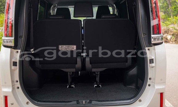 Buy Used 2019 Toyota Esquire in Dhaka, Dhaka Buy Used 2019 Toyota Esquire in Dhaka, Dhaka