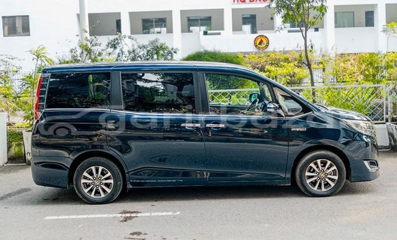 Buy Used 2019 Toyota Esquire in Dhaka, Dhaka Buy Used 2019 Toyota Esquire in Dhaka, Dhaka