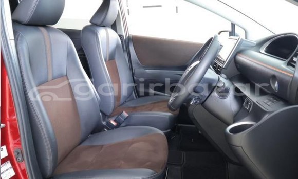 Buy Used 2020 Toyota Sienna in Dhaka, Dhaka Buy Used 2020 Toyota Sienna in Dhaka, Dhaka