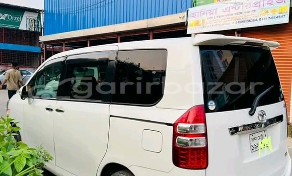 কেনা ব্যবহৃত Toyota Noah White গাড়ী মধ্যে বান্দরবান মধ্যে Bandarban কেনা ব্যবহৃত Toyota Noah White গাড়ী মধ্যে বান্দরবান মধ্যে Bandarban