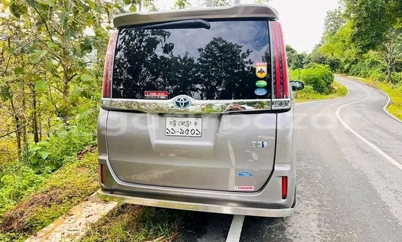 কেনা ব্যবহৃত Toyota Noah White গাড়ী মধ্যে ভোলা মধ্যে Bhola কেনা ব্যবহৃত Toyota Noah White গাড়ী মধ্যে ভোলা মধ্যে Bhola