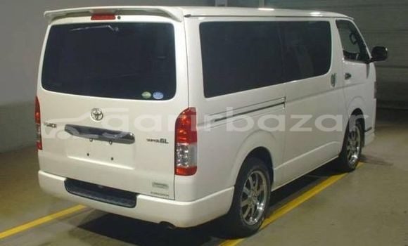 Buy Used 2019 Toyota Hiace in Dhaka, Dhaka Buy Used 2019 Toyota Hiace in Dhaka, Dhaka
