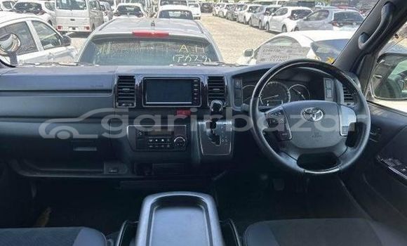Buy Used 2019 Toyota Hiace in Dhaka, Dhaka Buy Used 2019 Toyota Hiace in Dhaka, Dhaka