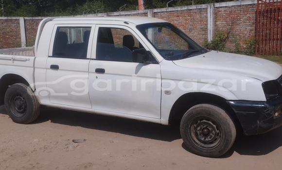 Buy Used 2003 Mitsubishi L 200 in Chattagam, Chattagam Buy Used 2003 Mitsubishi L 200 in Chattagam, Chattagam