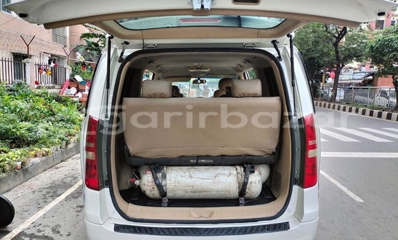 Buy Used 2011 Hyundai H1 in Dhaka, Dhaka Buy Used 2011 Hyundai H1 in Dhaka, Dhaka