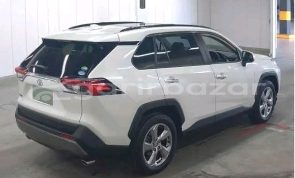 Buy Used Toyota RAV4 in Bheramara, Kushtiya Buy Used Toyota RAV4 in Bheramara, Kushtiya