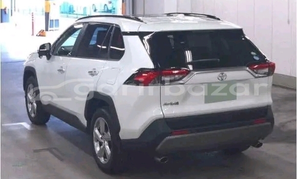 Buy Used Toyota RAV4 in Bheramara, Kushtiya Buy Used Toyota RAV4 in Bheramara, Kushtiya