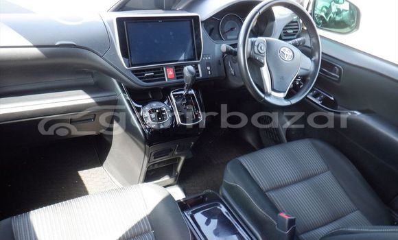 Buy Used 2020 Toyota Noah in Dhaka, Dhaka Buy Used 2020 Toyota Noah in Dhaka, Dhaka