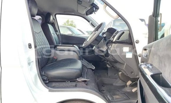 Buy Used 2020 Toyota Hiace in Dhaka, Dhaka Buy Used 2020 Toyota Hiace in Dhaka, Dhaka