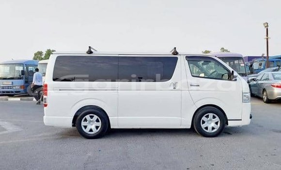 Buy Used 2020 Toyota Hiace in Dhaka, Dhaka Buy Used 2020 Toyota Hiace in Dhaka, Dhaka