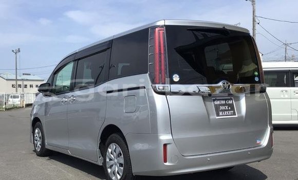 Buy Used 2019 Toyota Noah in Dhaka, Dhaka Buy Used 2019 Toyota Noah in Dhaka, Dhaka