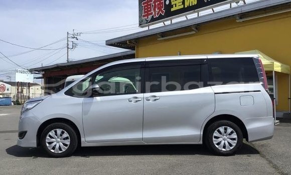 Buy Used 2019 Toyota Noah in Dhaka, Dhaka Buy Used 2019 Toyota Noah in Dhaka, Dhaka