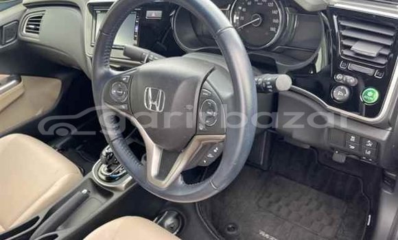 Buy Used 2019 Honda Grace in Dhaka, Dhaka Buy Used 2019 Honda Grace in Dhaka, Dhaka