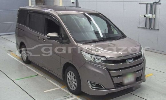 Buy Used 2019 Toyota Noah in Dhaka, Dhaka Buy Used 2019 Toyota Noah in Dhaka, Dhaka
