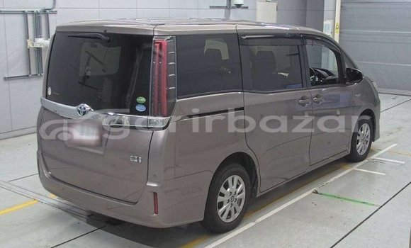 Buy Used 2019 Toyota Noah in Dhaka, Dhaka Buy Used 2019 Toyota Noah in Dhaka, Dhaka