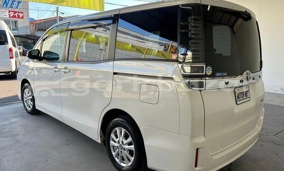 Buy Used 2019 Toyota Voxy in Dhaka, Dhaka Buy Used 2019 Toyota Voxy in Dhaka, Dhaka