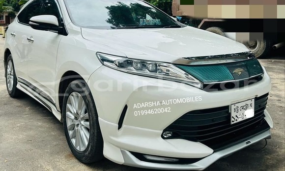 কেনা ব্যবহৃত Toyota Harrier White গাড়ী মধ্যে ঢাকা মধ্যে Dhaka