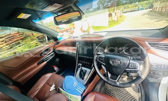 Buy Used 2020 Toyota Harrier in Dhaka, Dhaka Buy Used 2020 Toyota Harrier in Dhaka, Dhaka
