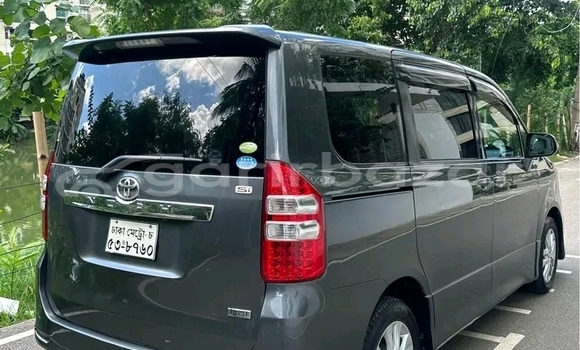 Buy Used Toyota Noah in Baniachang, Habiganj Buy Used Toyota Noah in Baniachang, Habiganj