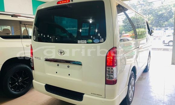 Buy Used 2019 Toyota Hiace in Dhaka, Dhaka Buy Used 2019 Toyota Hiace in Dhaka, Dhaka