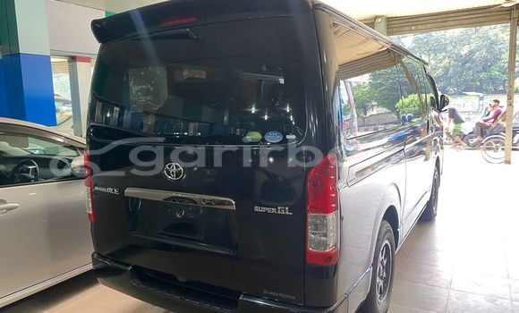 Buy Used 2019 Toyota Hiace in Dhaka, Dhaka Buy Used 2019 Toyota Hiace in Dhaka, Dhaka