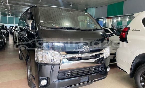 Buy Used 2019 Toyota Hiace in Dhaka, Dhaka Buy Used 2019 Toyota Hiace in Dhaka, Dhaka
