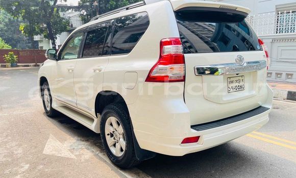 কেনা ব্যবহৃত Toyota land cruiser-prado White গাড়ী মধ্যে ঢাকা মধ্যে Dhaka কেনা ব্যবহৃত Toyota land cruiser-prado White গাড়ী মধ্যে ঢাকা মধ্যে Dhaka