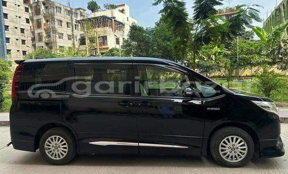 Buy Used 2014 Toyota Noah in Dhaka, Dhaka Buy Used 2014 Toyota Noah in Dhaka, Dhaka