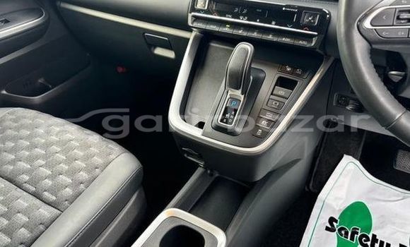 Buy Used 2022 Toyota Voxy in Dhaka, Dhaka Buy Used 2022 Toyota Voxy in Dhaka, Dhaka