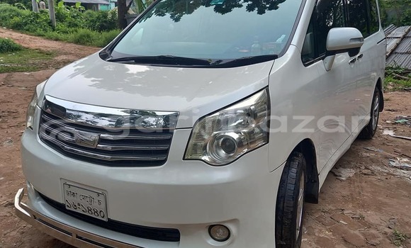 Buy Used 2020 Toyota Noah in Dhaka, Dhaka Buy Used 2020 Toyota Noah in Dhaka, Dhaka