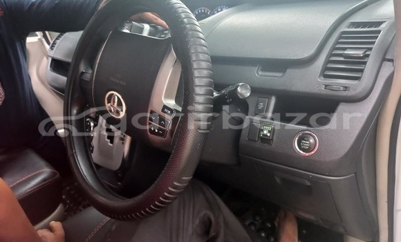 Buy Used 2020 Toyota Noah in Dhaka, Dhaka Buy Used 2020 Toyota Noah in Dhaka, Dhaka