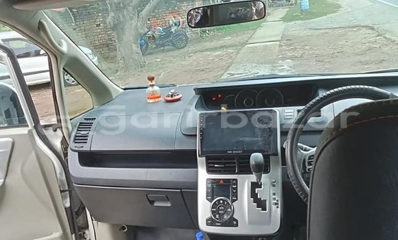 Buy Used 2020 Toyota Noah in Dhaka, Dhaka Buy Used 2020 Toyota Noah in Dhaka, Dhaka