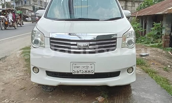 Buy Used 2020 Toyota Noah in Dhaka, Dhaka Buy Used 2020 Toyota Noah in Dhaka, Dhaka