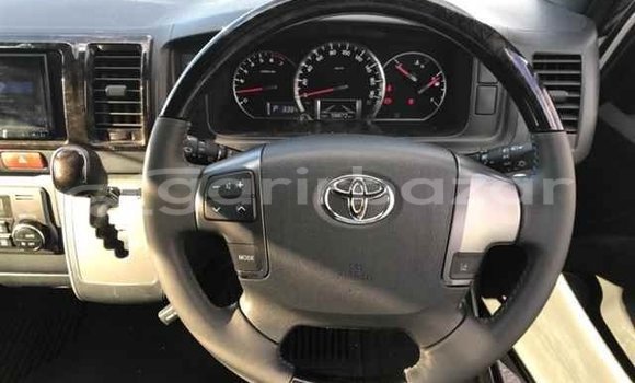 Buy Used 2020 Toyota Hiace in Dhaka, Dhaka Buy Used 2020 Toyota Hiace in Dhaka, Dhaka
