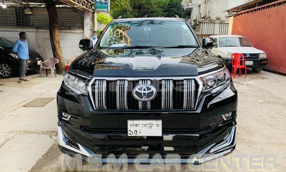 Buy Used 2011 Toyota Land Cruiser Prado in Dhaka, Dhaka Buy Used 2011 Toyota Land Cruiser Prado in Dhaka, Dhaka