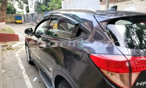 কেনা ব্যবহৃত Honda HR-V Black গাড়ী মধ্যে অভয়নগর মধ্যে Jessor কেনা ব্যবহৃত Honda HR-V Black গাড়ী মধ্যে অভয়নগর মধ্যে Jessor