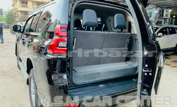 Buy Used 2011 Toyota Land Cruiser Prado in Dhaka, Dhaka Buy Used 2011 Toyota Land Cruiser Prado in Dhaka, Dhaka