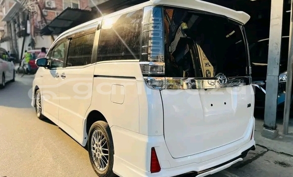কেনা ব্যবহৃত Toyota Voxy White গাড়ী মধ্যে অভয়নগর মধ্যে Jessor কেনা ব্যবহৃত Toyota Voxy White গাড়ী মধ্যে অভয়নগর মধ্যে Jessor