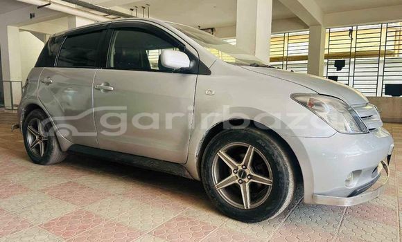 Buy Used 2004 Toyota IST in Dhaka, Dhaka Buy Used 2004 Toyota IST in Dhaka, Dhaka