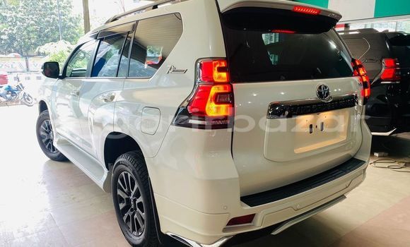 কেনা ব্যবহৃত Toyota land cruiser-prado White গাড়ী মধ্যে ঢাকা মধ্যে Dhaka কেনা ব্যবহৃত Toyota land cruiser-prado White গাড়ী মধ্যে ঢাকা মধ্যে Dhaka