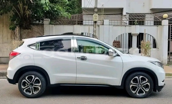 কেনা ব্যবহৃত Honda Vezel White গাড়ী মধ্যে অভয়নগর মধ্যে Jessor কেনা ব্যবহৃত Honda Vezel White গাড়ী মধ্যে অভয়নগর মধ্যে Jessor