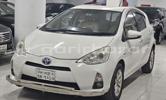 কেনা ব্যবহৃত Toyota Aqua White গাড়ী মধ্যে ঢাকা মধ্যে Dhaka কেনা ব্যবহৃত Toyota Aqua White গাড়ী মধ্যে ঢাকা মধ্যে Dhaka