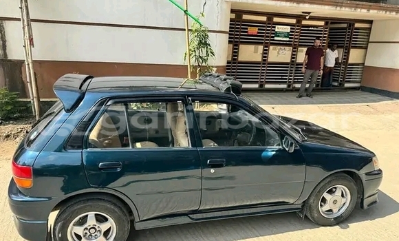 কেনা ব্যবহৃত Toyota Starlet Black গাড়ী মধ্যে অভয়নগর মধ্যে Jessor কেনা ব্যবহৃত Toyota Starlet Black গাড়ী মধ্যে অভয়নগর মধ্যে Jessor